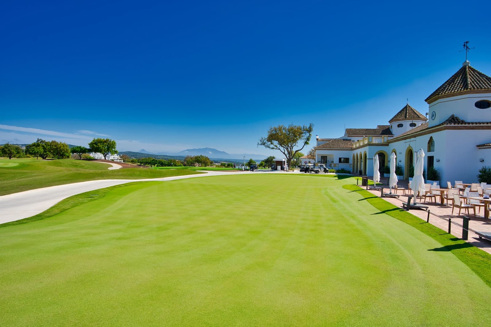 2 soverom Leilighet til salgs i Sotogrande med svømmebasseng garasje - € 415 000 (Ref: 8013716)