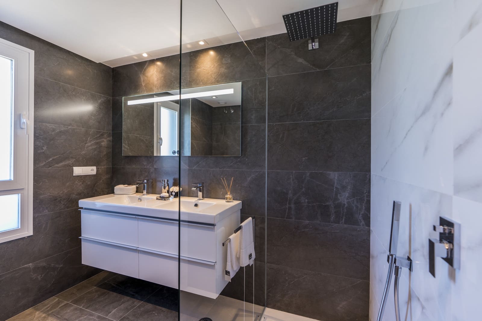 3 soverom Penthouse til salgs i Sotogrande med svømmebasseng garasje - € 650 000 (Ref: 8013719)