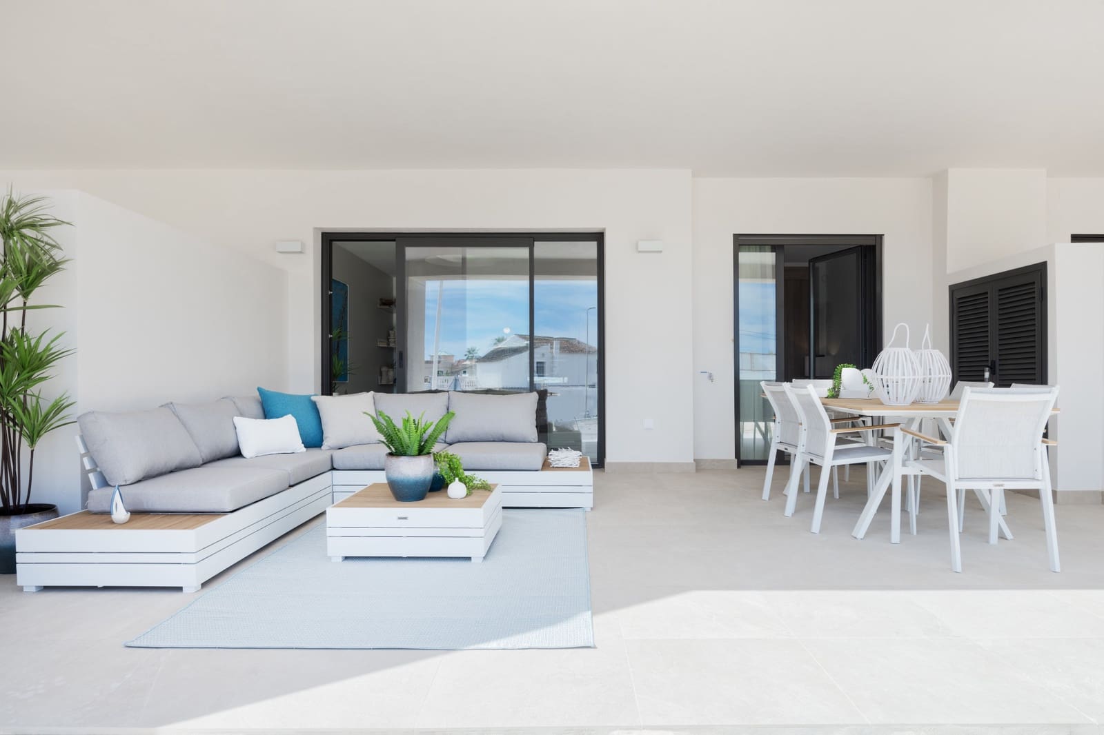 2 bedroom Apartment for sale in Estepona with pool garage - € 385,000 (Ref: 8023092)