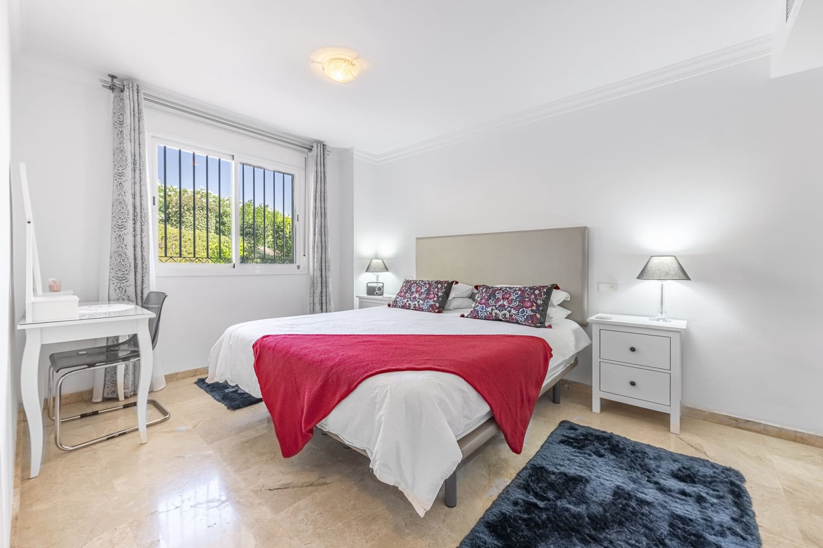 3 sypialnia Apartament na sprzedaż w Marbella z basenem garażem - 459 000 € (Ref: 9265693)