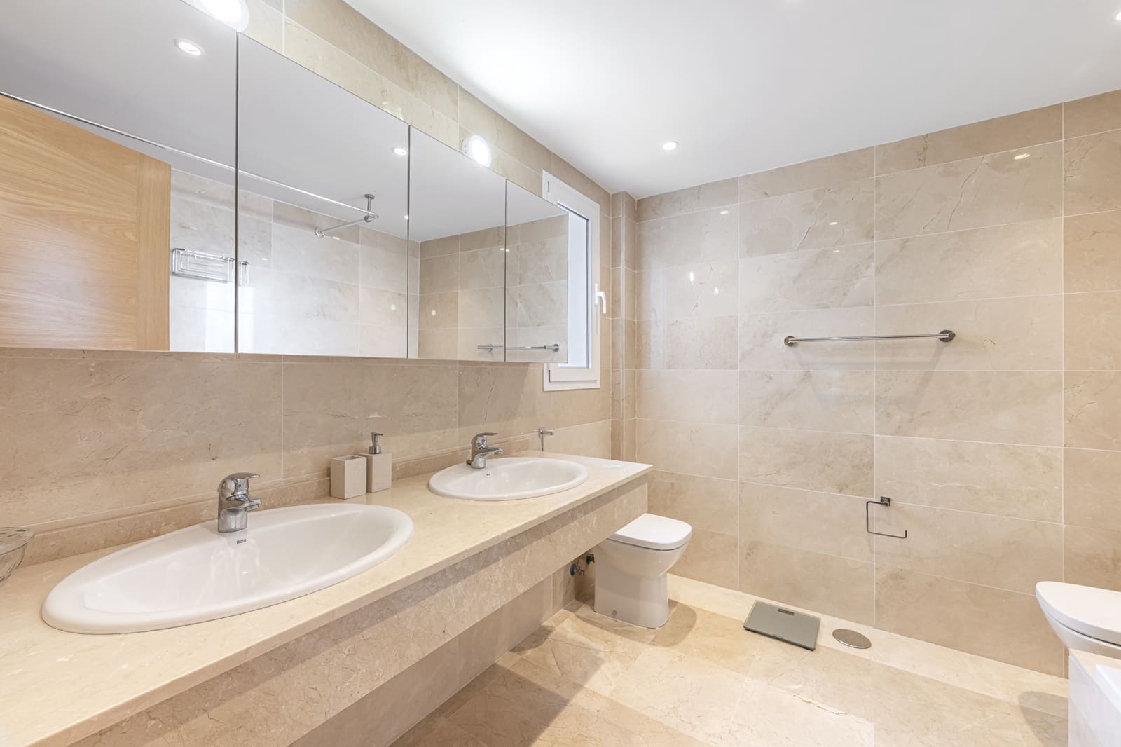 3 sypialnia Apartament na sprzedaż w Marbella z basenem garażem - 459 000 € (Ref: 9265693)