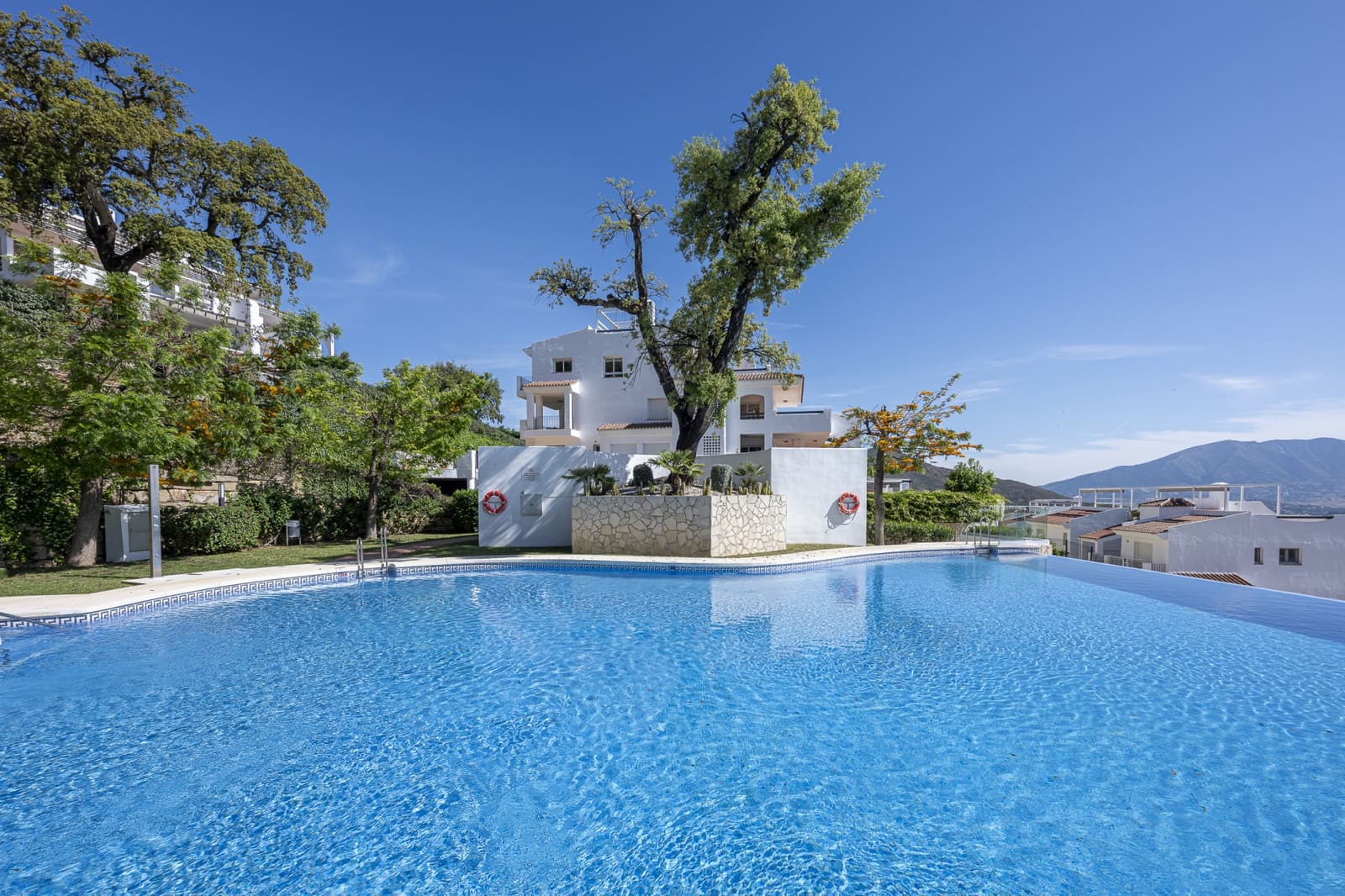 3 sypialnia Apartament na sprzedaż w Marbella z basenem garażem - 459 000 € (Ref: 9265693)
