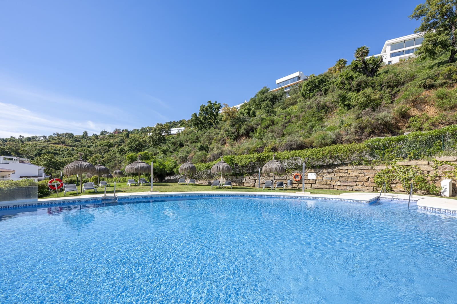 3 sypialnia Apartament na sprzedaż w Marbella z basenem garażem - 459 000 € (Ref: 9265693)