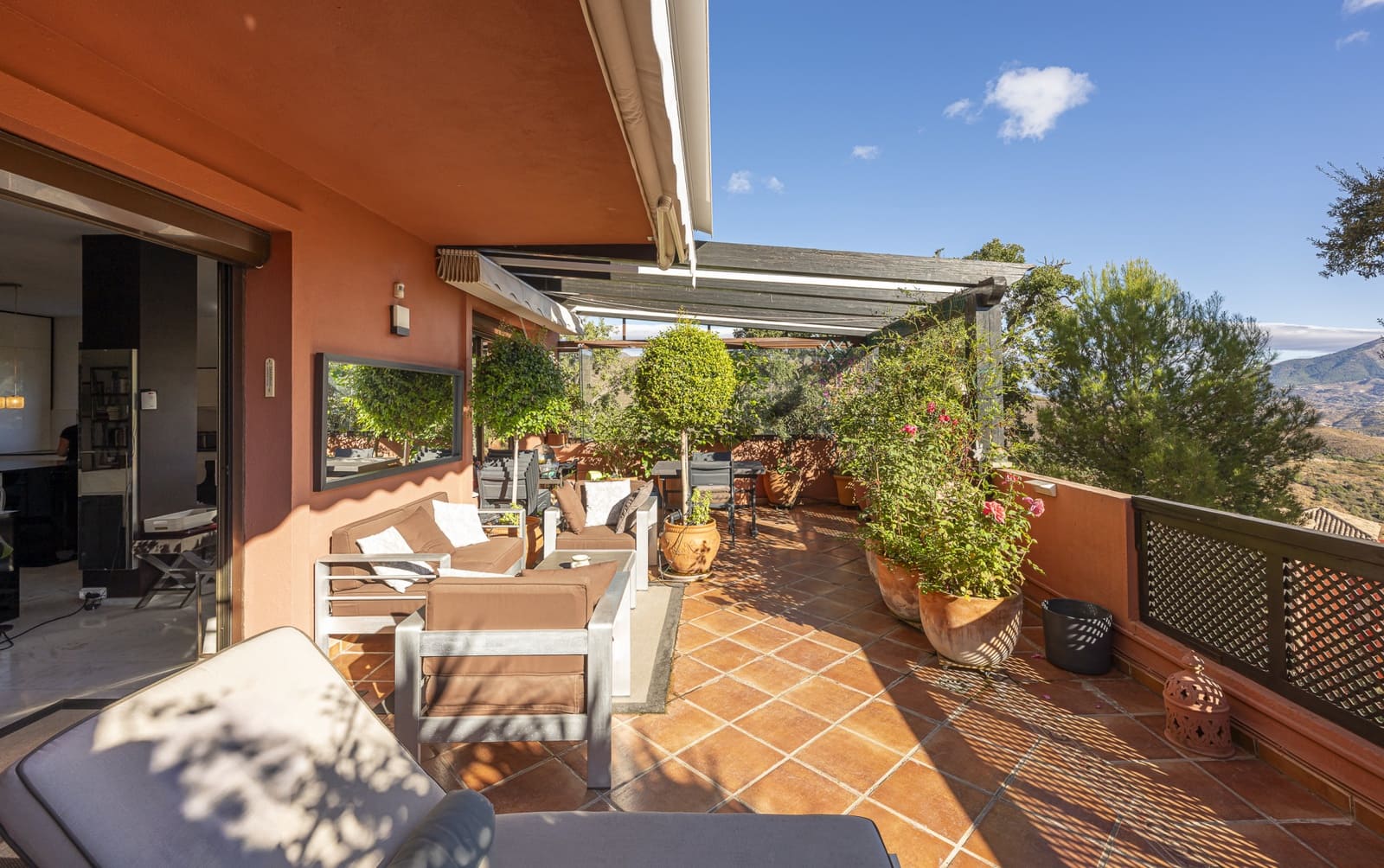 3 bedroom Apartment for sale in Marbella with pool garage - € 549,000 (Ref: 9346664)