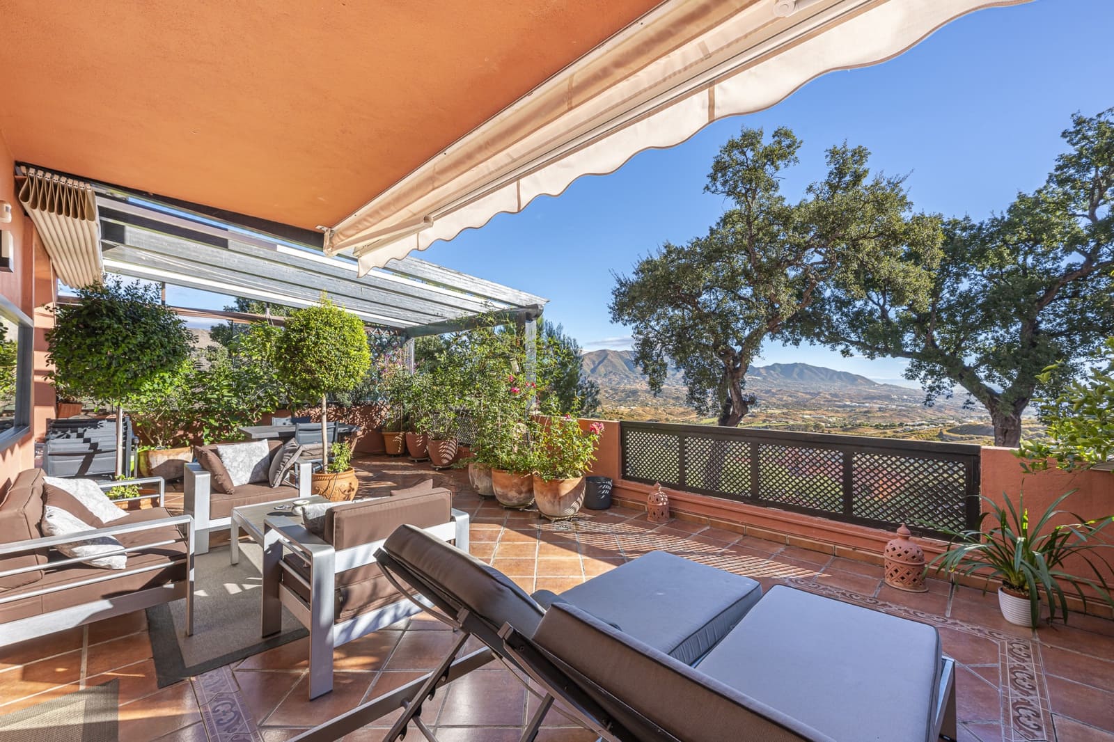 3 bedroom Apartment for sale in Marbella with pool garage - € 549,000 (Ref: 9346664)