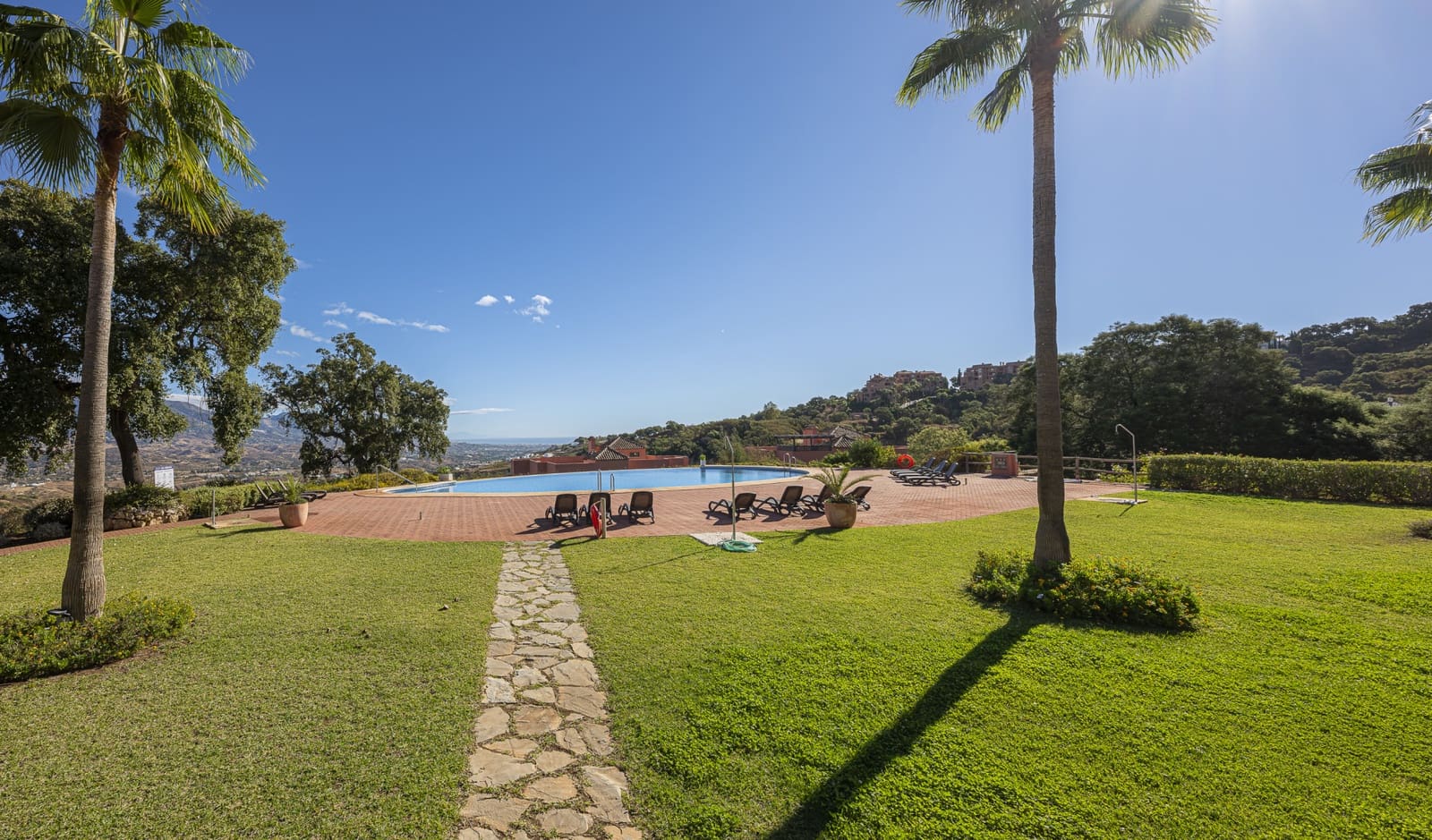 3 bedroom Apartment for sale in Marbella with pool garage - € 549,000 (Ref: 9346664)