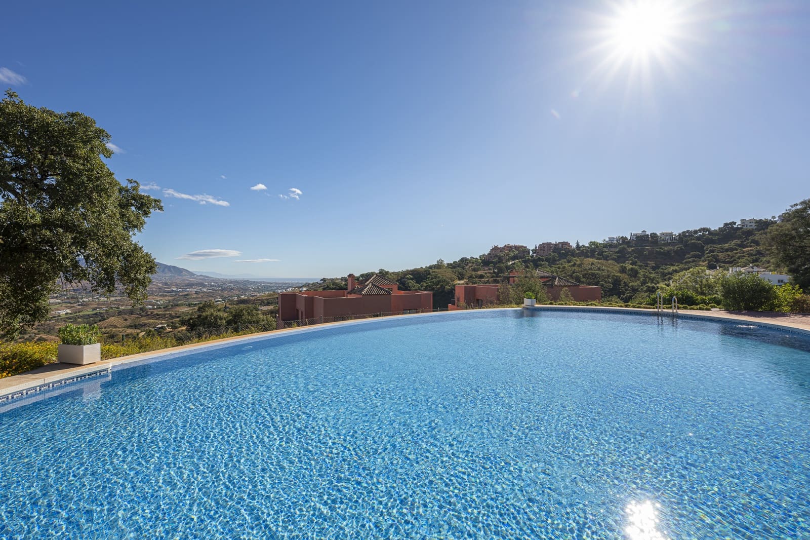 3 bedroom Apartment for sale in Marbella with pool garage - € 549,000 (Ref: 9346664)