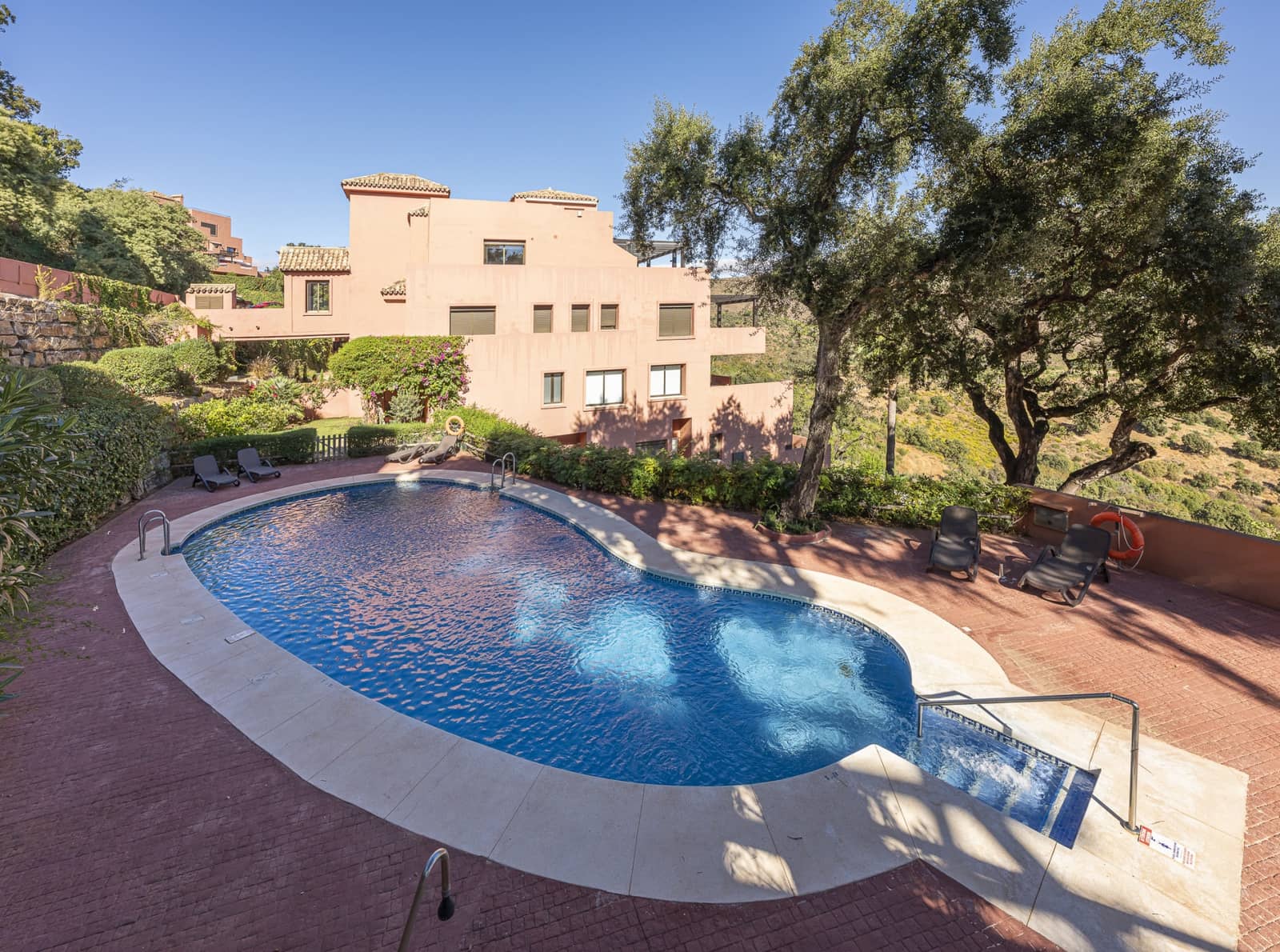 3 bedroom Apartment for sale in Marbella with pool garage - € 549,000 (Ref: 9346664)