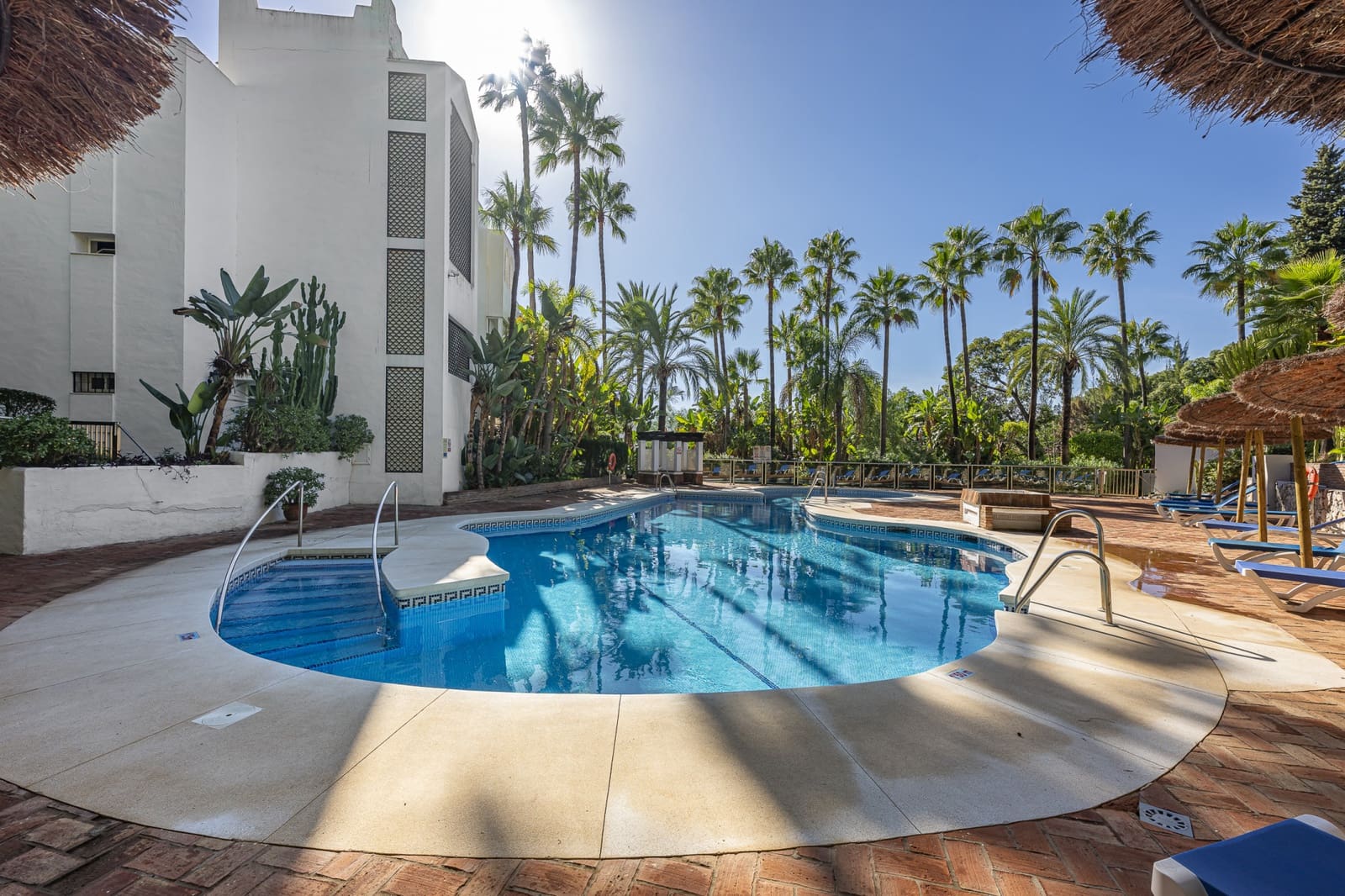 2 quarto Penthouse para venda em Marbella com piscina garagem - 309 000 € (Ref: 9371572)