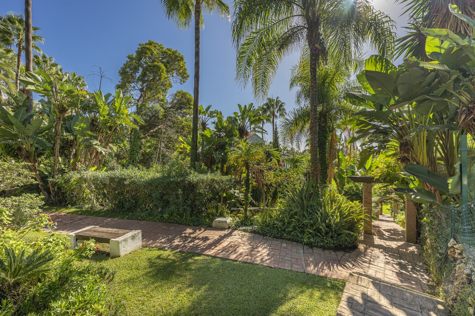 2 quarto Penthouse para venda em Marbella com piscina garagem - 309 000 € (Ref: 9371572)