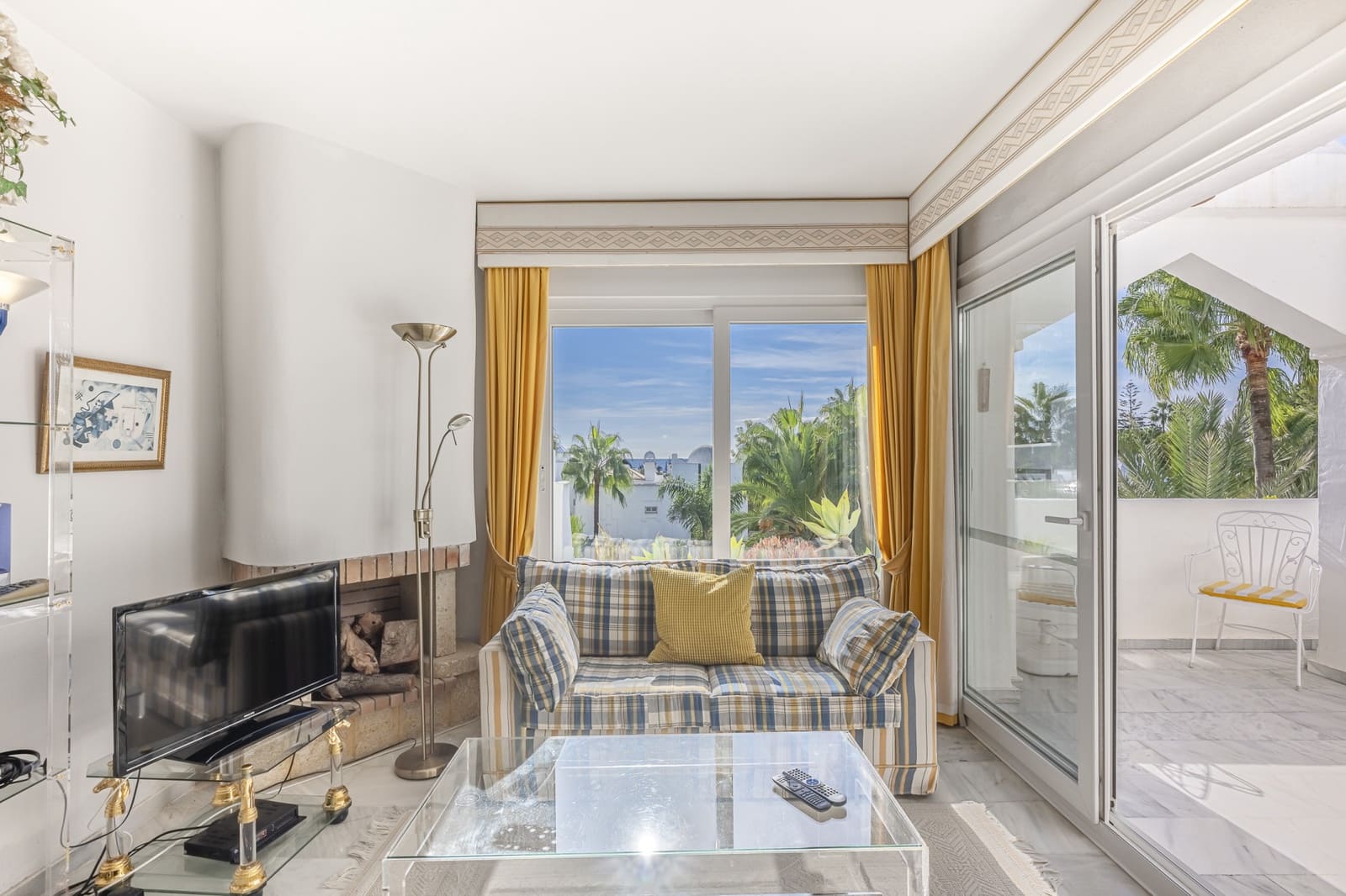 2 bedroom Penthouse for sale in Marbella with pool garage - € 299,000 (Ref: 9371572)