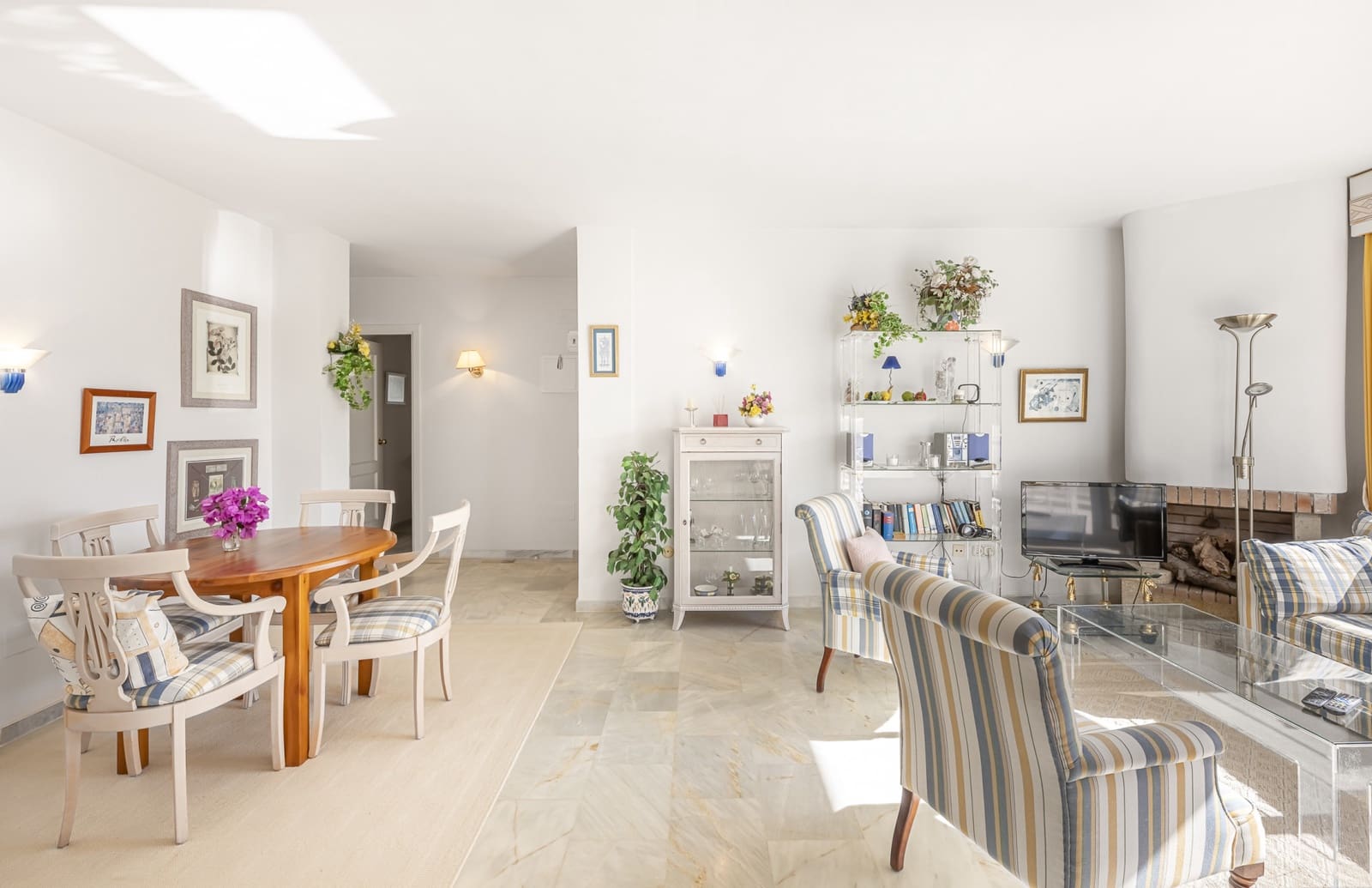 2 bedroom Penthouse for sale in Marbella with pool garage - € 299,000 (Ref: 9371572)