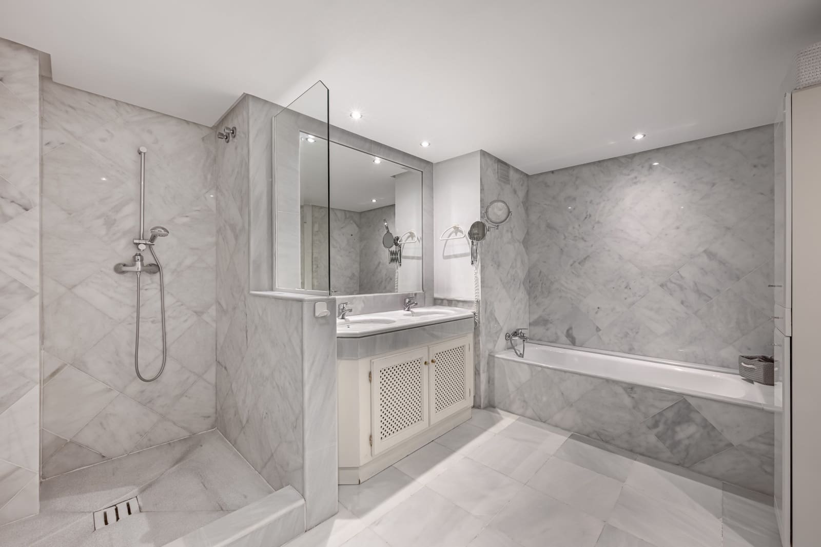 2 chambre Penthouse à vendre à Marbella avec piscine garage - 540 000 € (Ref: 9410385)