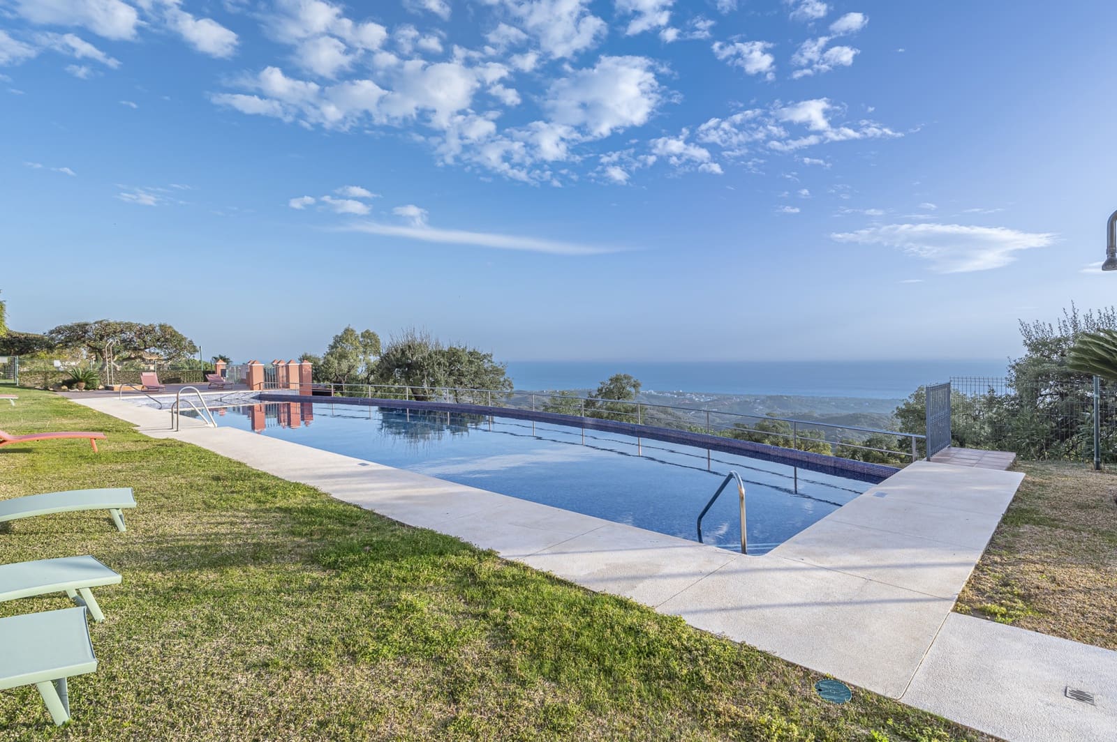 2 chambre Penthouse à vendre à Marbella avec piscine garage - 540 000 € (Ref: 9410385)