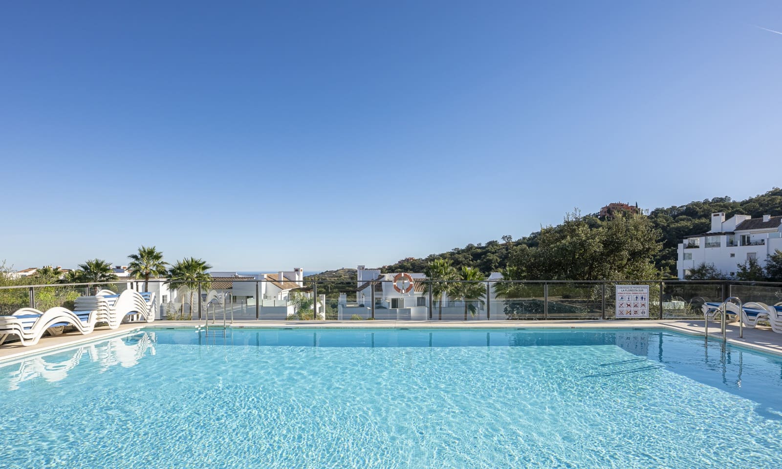 3 Zimmer Apartment zu verkaufen in Marbella mit Pool Garage - 425.000 € (Ref: 9443052)