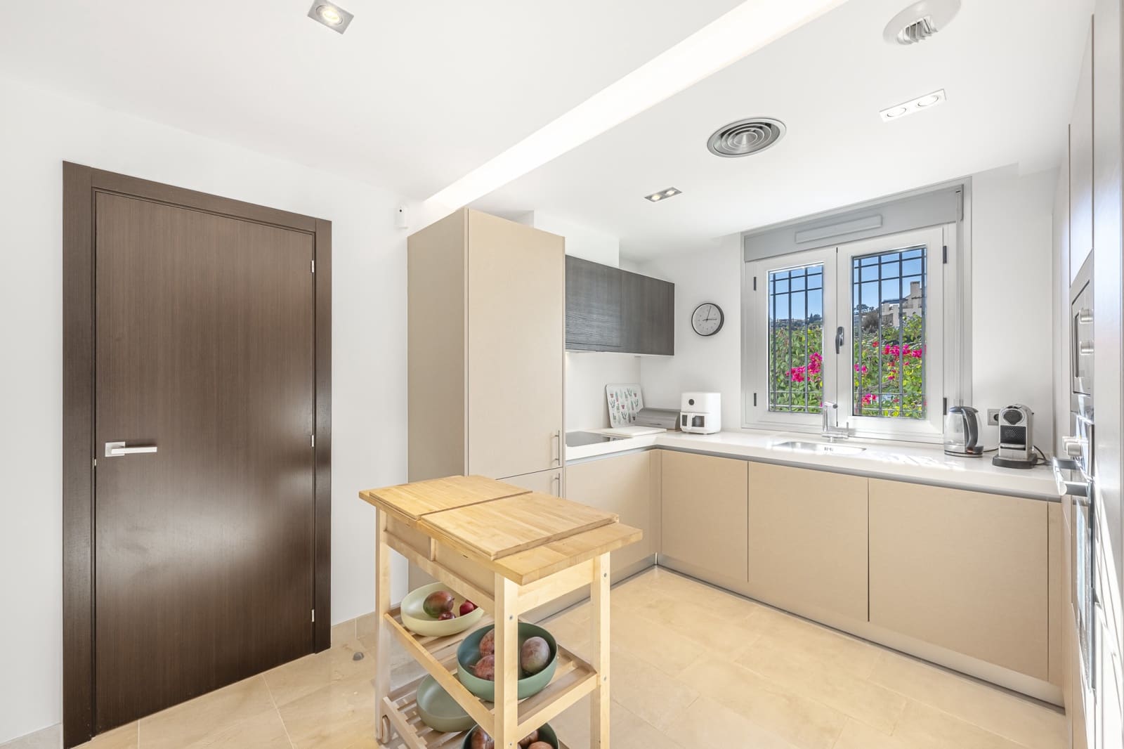 3 Zimmer Apartment zu verkaufen in Marbella mit Pool Garage - 425.000 € (Ref: 9443052)