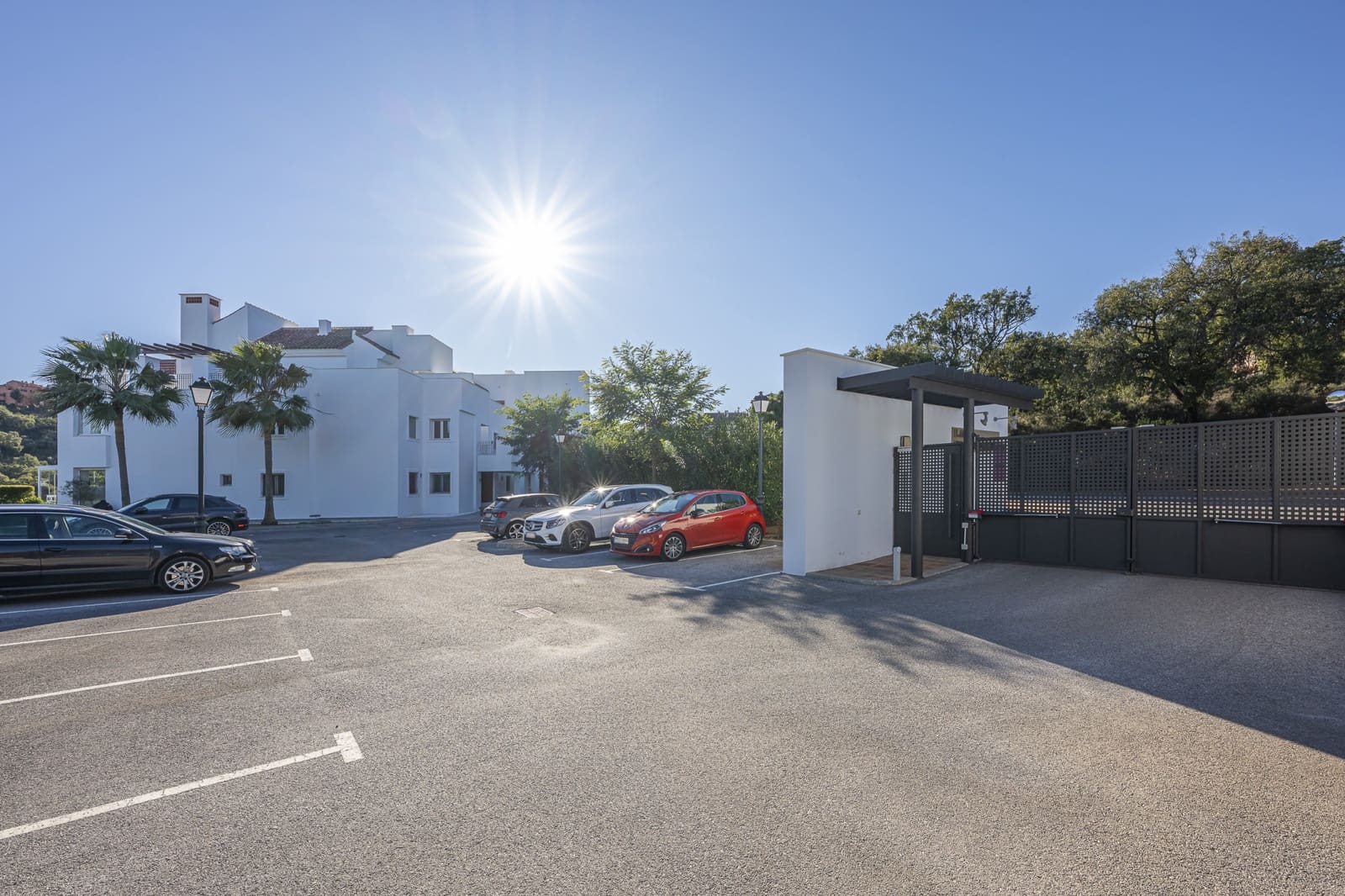 3 Zimmer Apartment zu verkaufen in Marbella mit Pool Garage - 425.000 € (Ref: 9443052)