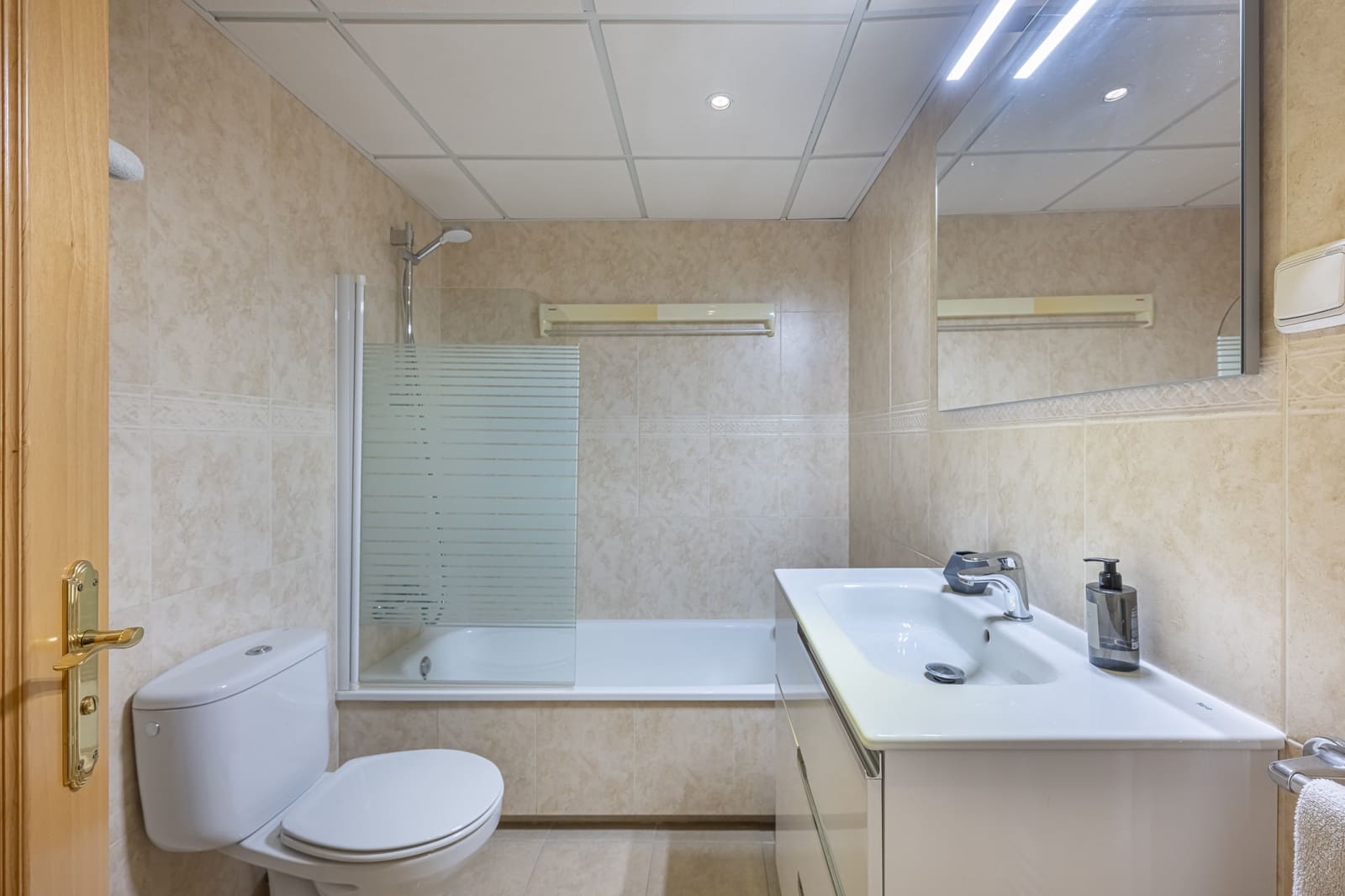 2 slaapkamer Penthouse te koop in Marbella met zwembad garage - € 355.000 (Ref: 9540584)