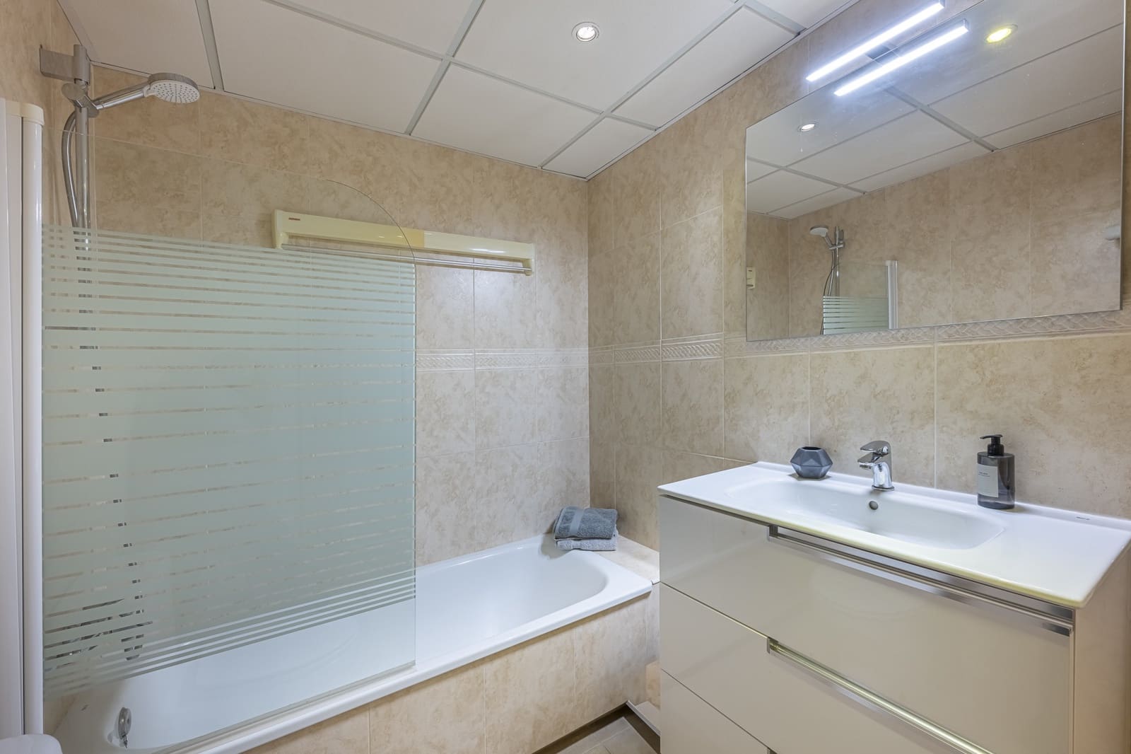 2 slaapkamer Penthouse te koop in Marbella met zwembad garage - € 355.000 (Ref: 9540584)