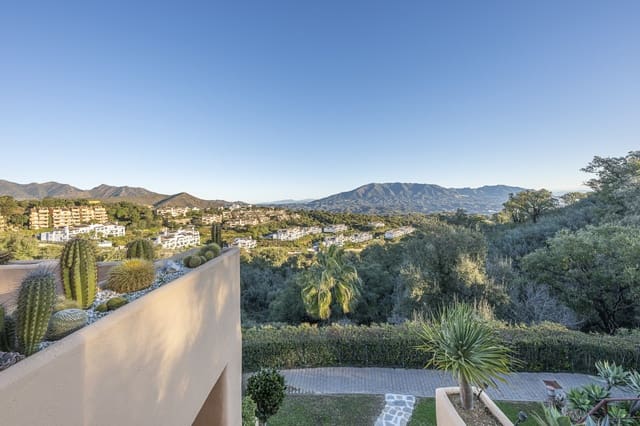 2 chambre Penthouse à vendre à Marbella avec piscine garage - 355 000 € (Ref: 9540584)