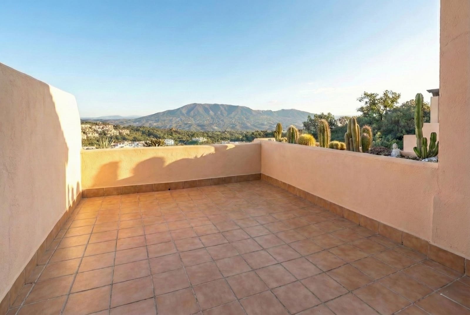 2 slaapkamer Penthouse te koop in Marbella met zwembad garage - € 355.000 (Ref: 9540584)