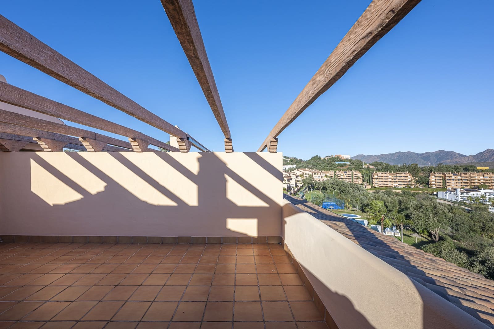 2 slaapkamer Penthouse te koop in Marbella met zwembad garage - € 355.000 (Ref: 9540584)