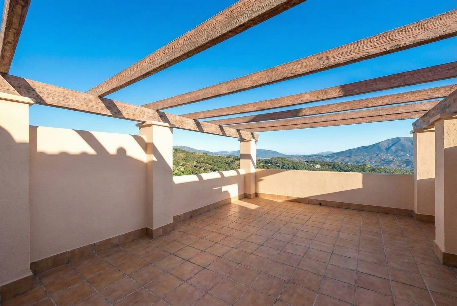 2 slaapkamer Penthouse te koop in Marbella met zwembad garage - € 355.000 (Ref: 9540584)