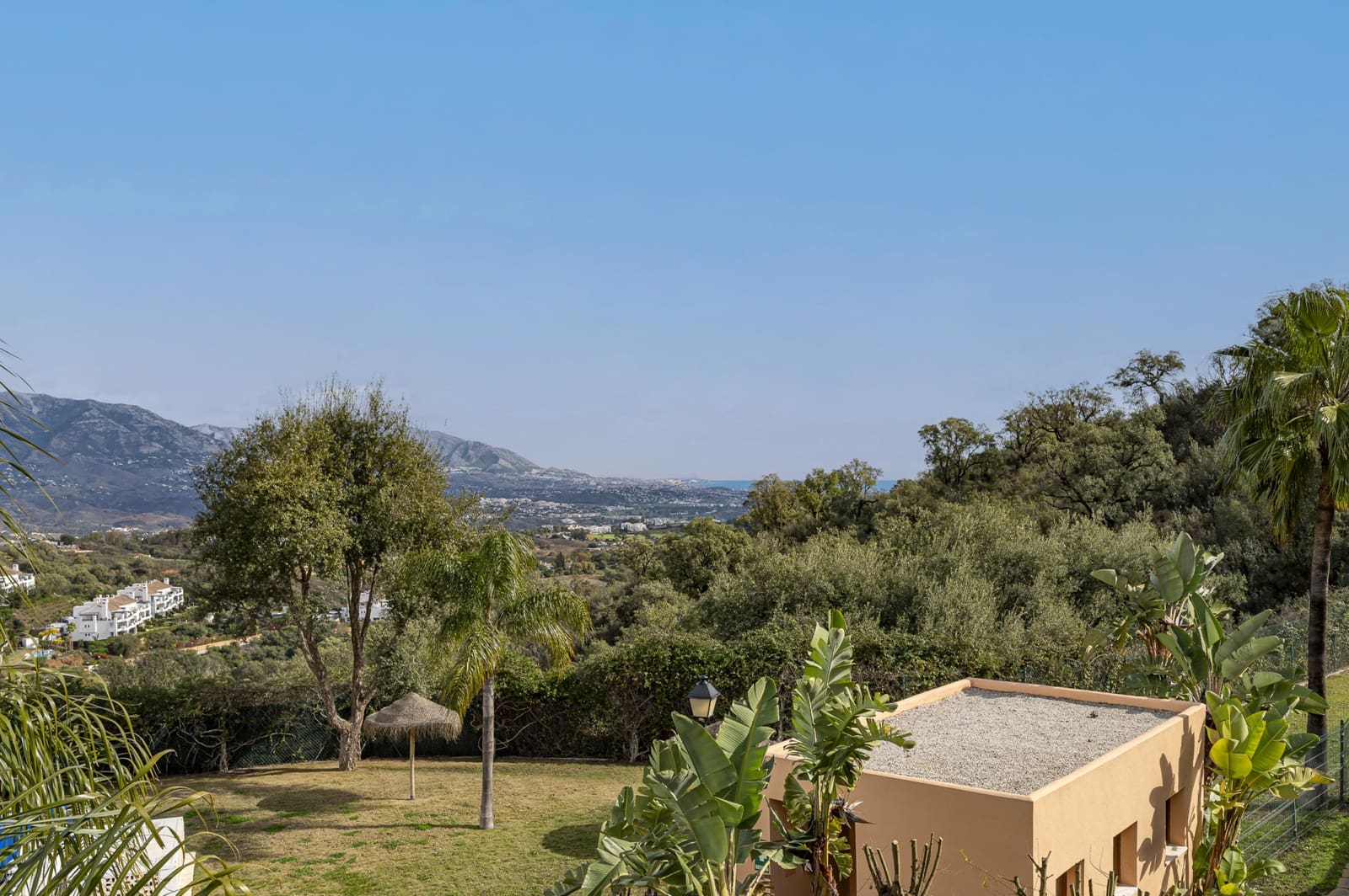 2 slaapkamer Penthouse te koop in Marbella met zwembad garage - € 355.000 (Ref: 9540584)