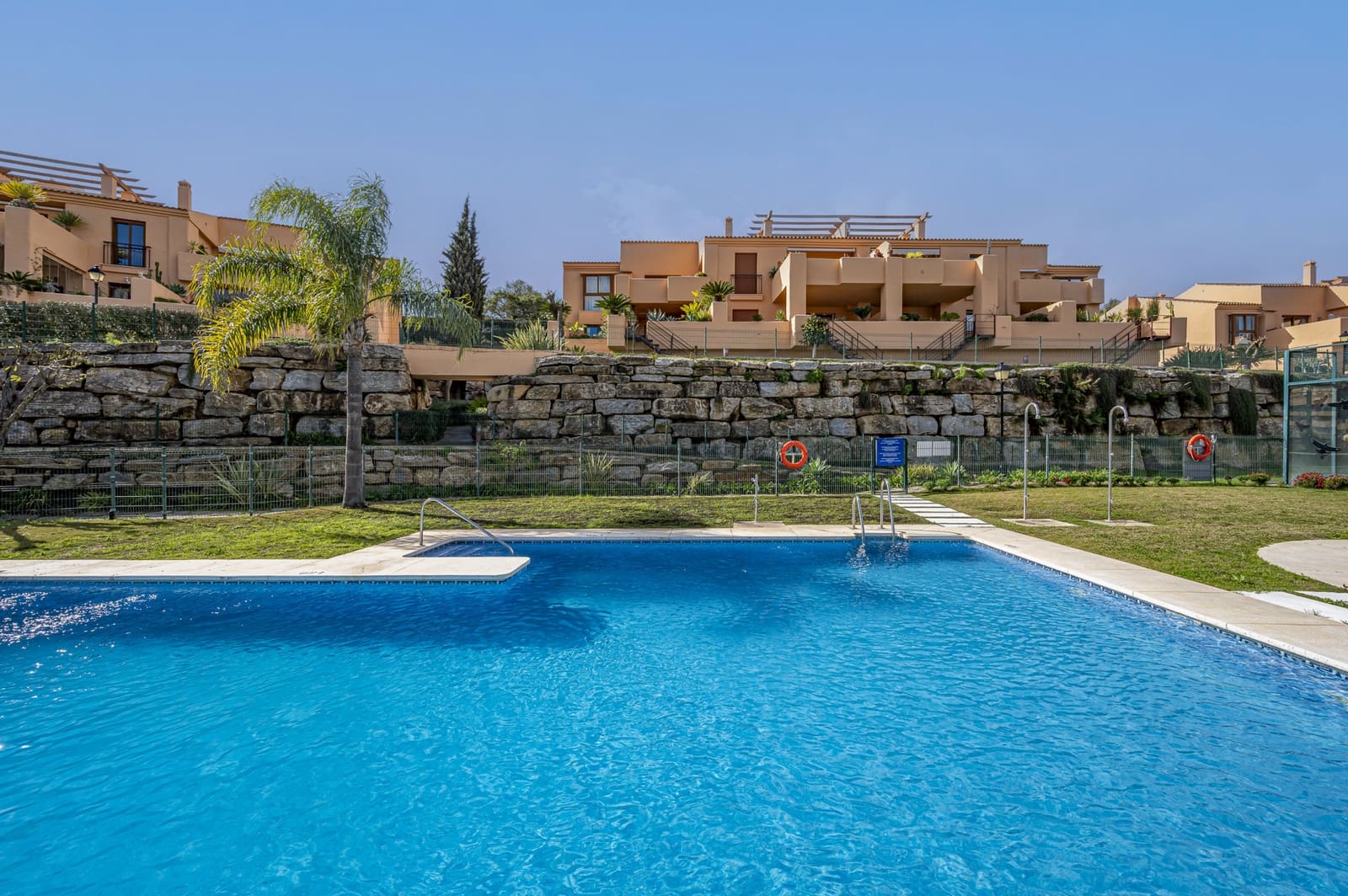 2 slaapkamer Penthouse te koop in Marbella met zwembad garage - € 355.000 (Ref: 9540584)