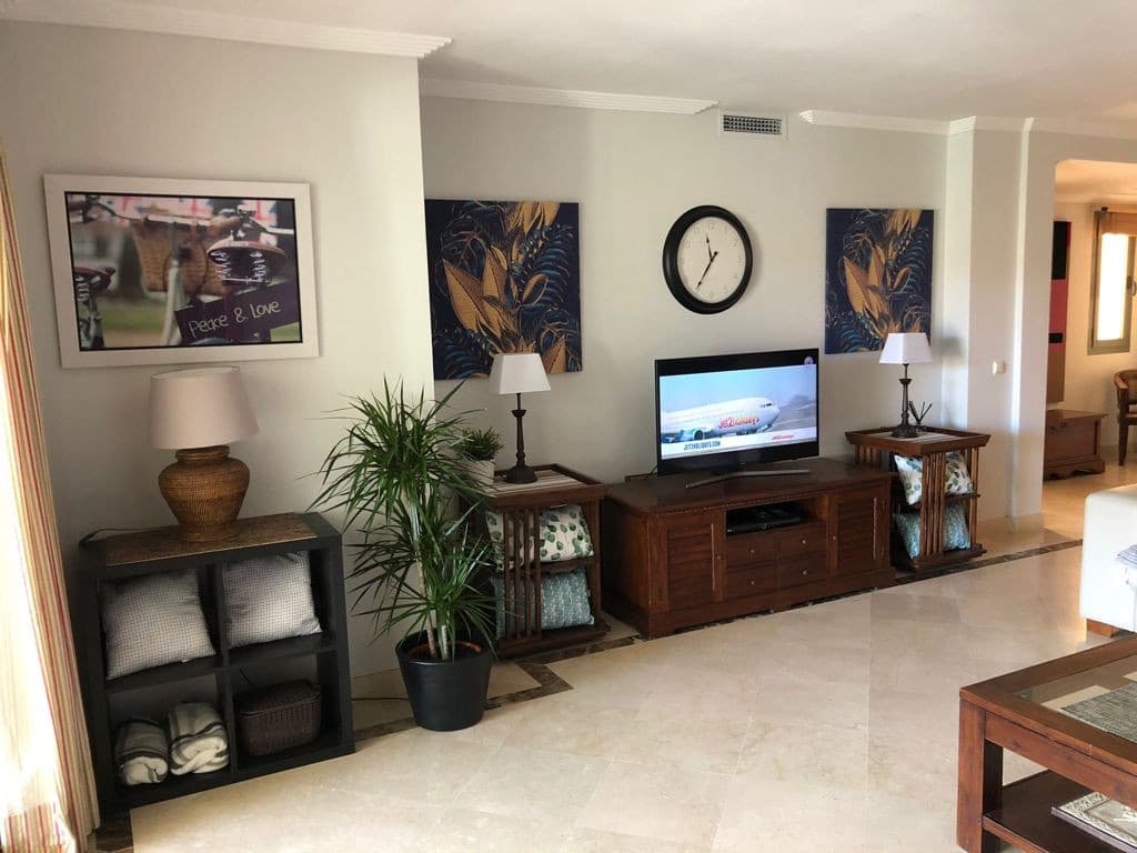 2 sovrum Lägenhet till salu i Sotogrande med pool garage - 519 000 € (Ref: 9581403)