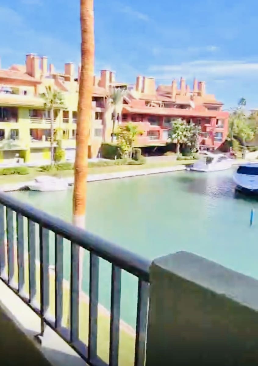 2 sovrum Lägenhet till salu i Sotogrande med pool garage - 519 000 € (Ref: 9581403)