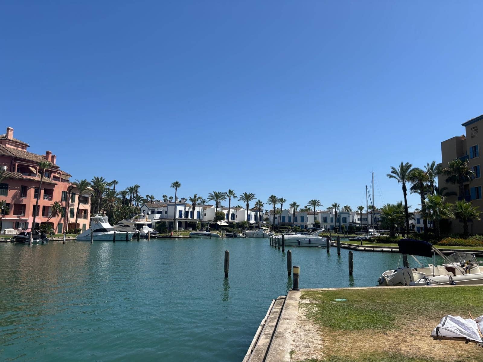 2 sovrum Lägenhet till salu i Sotogrande med pool garage - 519 000 € (Ref: 9581403)