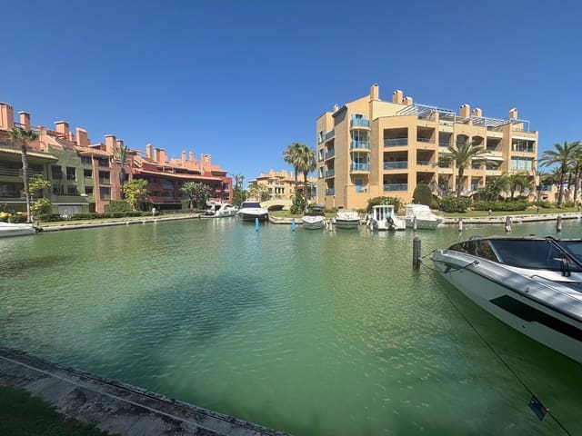 2 sovrum Lägenhet till salu i Sotogrande, San Roque med pool garage - 519 000 € (Ref: 9581403)