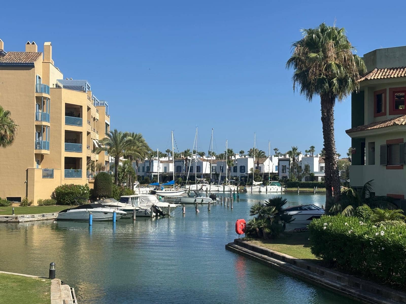 2 bedroom Apartment for sale in Sotogrande with pool garage - € 539,000 (Ref: 9581403)
