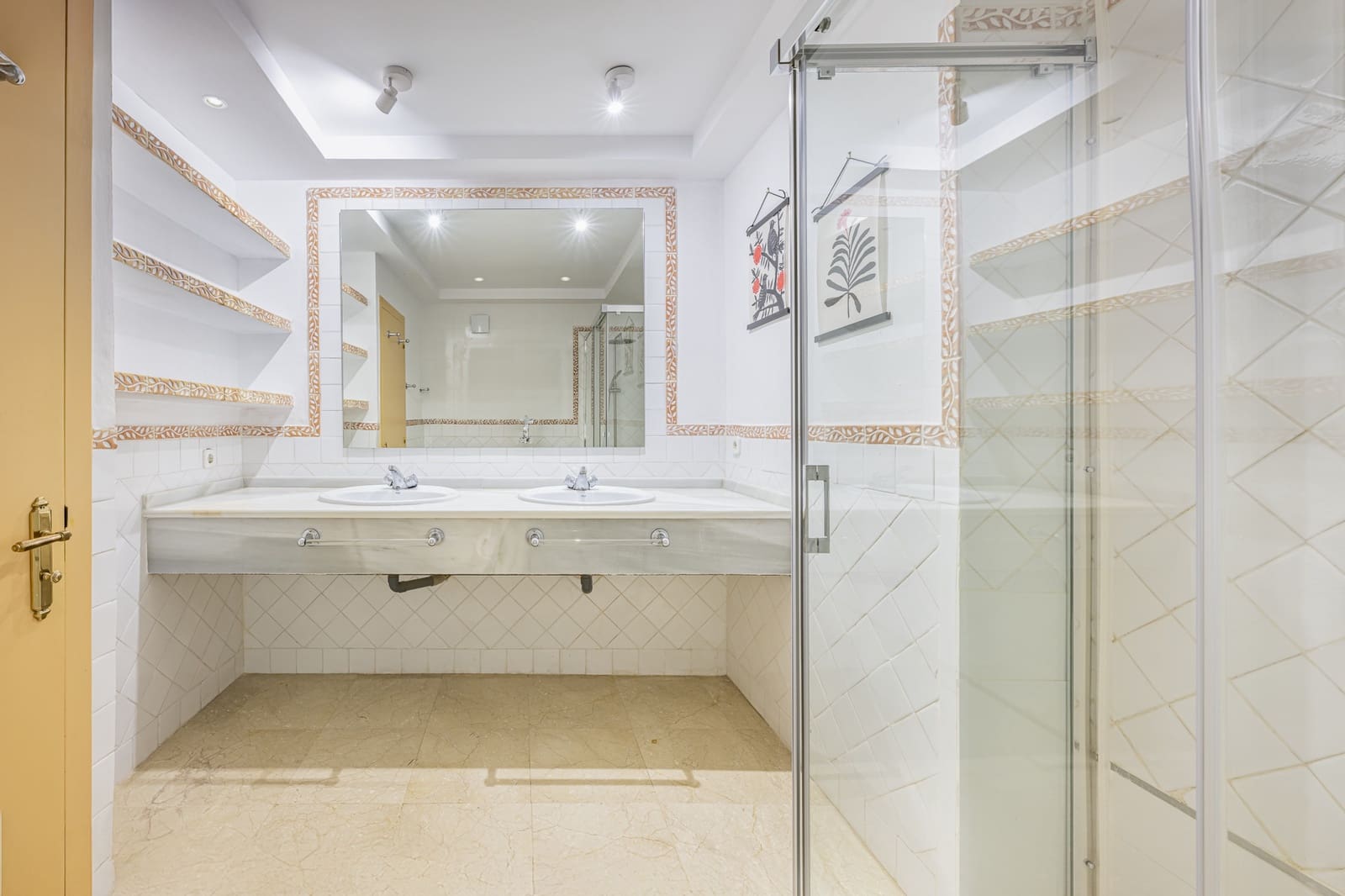 Apartamento de 1 habitación en Marbella en venta con piscina garaje - 549.000 € (Ref: 9790233)