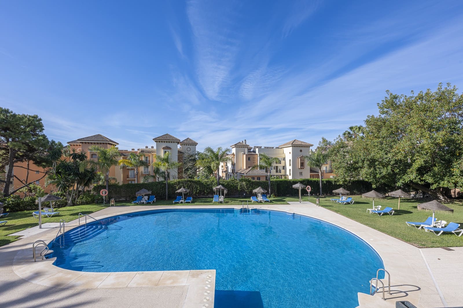 1 sovrum Lägenhet till salu i Marbella med pool garage - 439 000 € (Ref: 9790233)