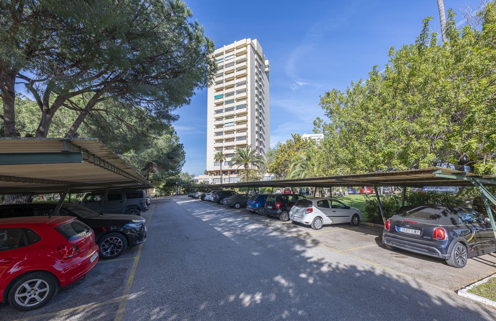 1 sovrum Lägenhet till salu i Marbella med pool garage - 439 000 € (Ref: 9790233)