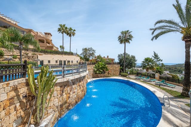 Apartamento de 2 habitaciones en Marbella en venta con piscina garaje - 345.000 € (Ref: 9877881)