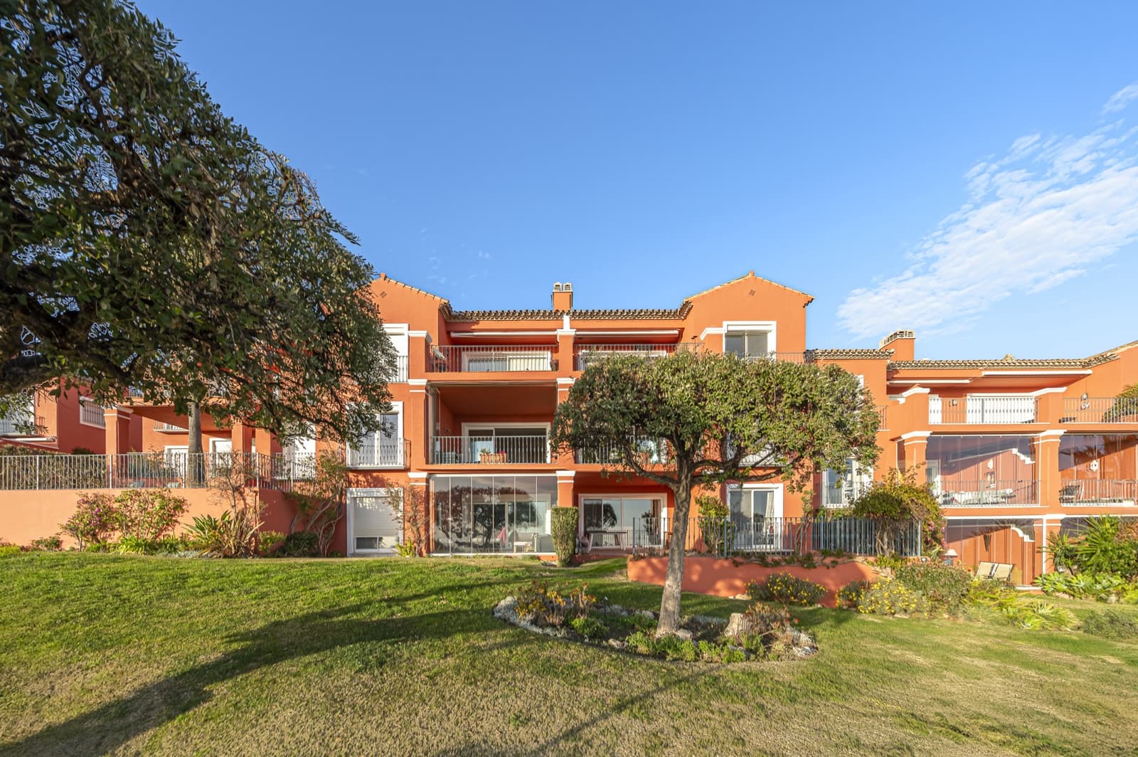 2 sovrum Lägenhet till salu i Marbella med pool garage - 449 000 € (Ref: 9912489)