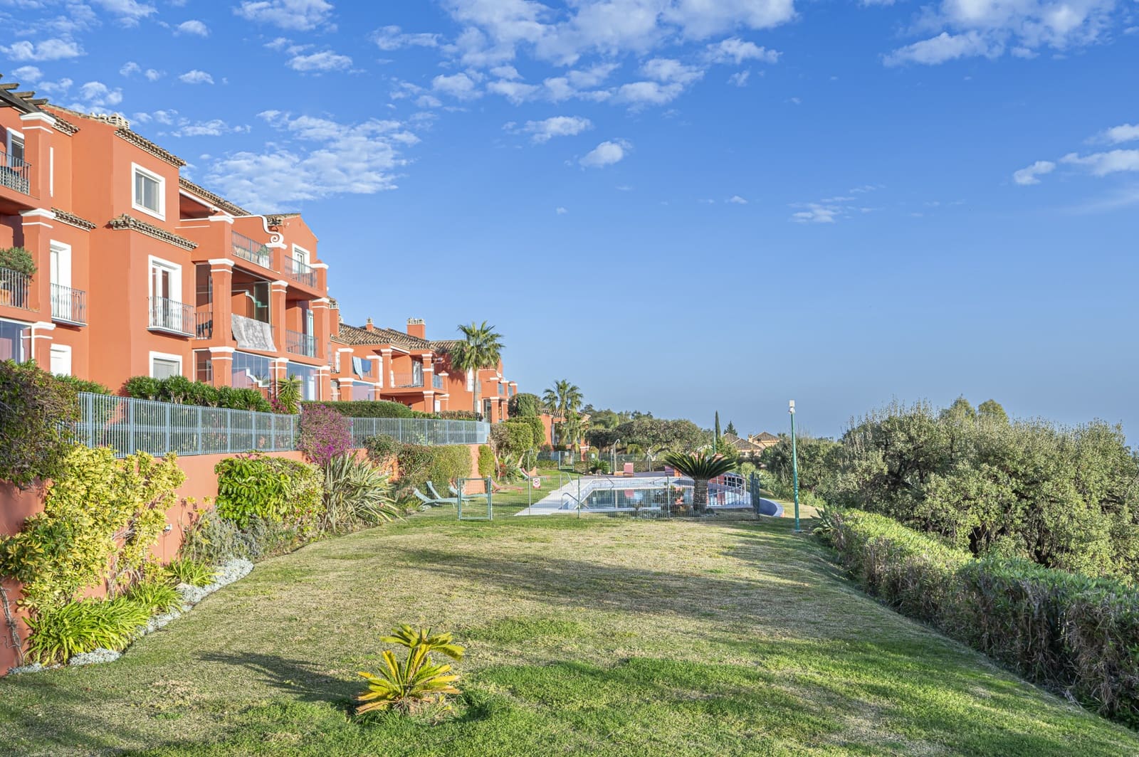 2 sovrum Lägenhet till salu i Marbella med pool garage - 449 000 € (Ref: 9912489)