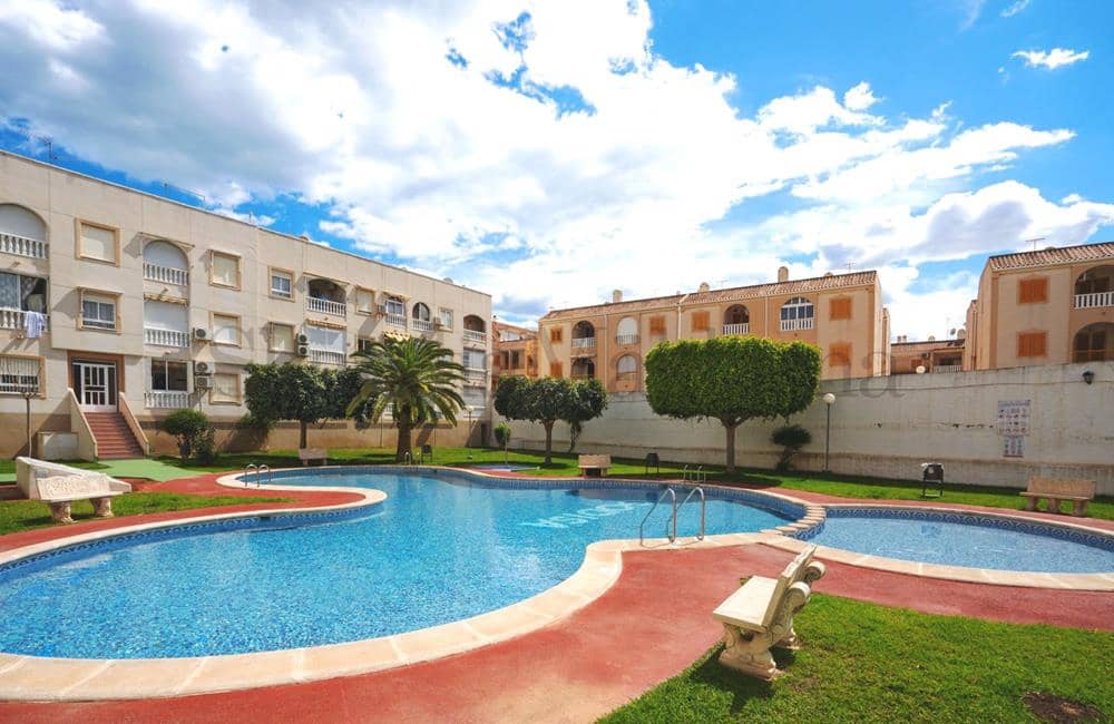 1 Zimmer Apartment zu verkaufen in Torrevieja mit Pool - 127.500 € (Ref: 10060565)