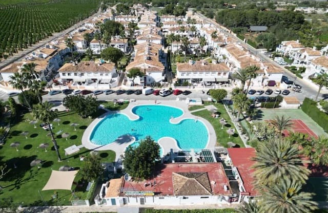 Apartamento de 2 habitaciones en Los Balcones - Los Altos, Torrevieja en venta con piscina - 199.000 € (Ref: 10060613)