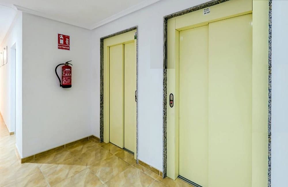 2 makuuhuone Huoneisto myytävänä paikassa Torrevieja mukana 
autotalli - 169 000 € (Ref: 10065545)
