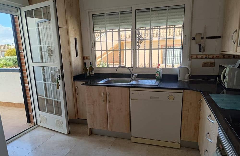 4 sypialnia Willa na sprzedaż w Fortuna z basenem garażem - 339 950 € (Ref: 10076775)