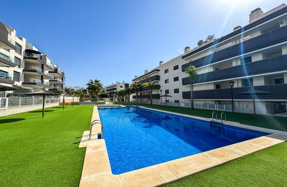 2 sypialnia Penthouse na sprzedaż w Villamartin z basenem garażem - 298 000 € (Ref: 10079899)