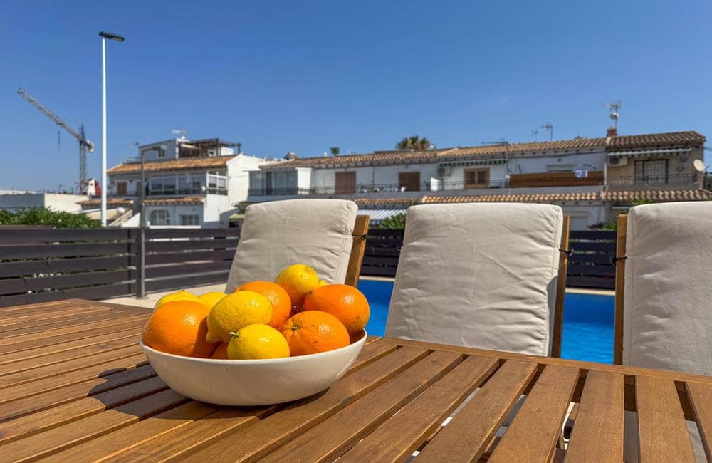 5 soveværelse Villa til salg i Torrevieja med swimmingpool garage - € 475.000 (Ref: 10080035)