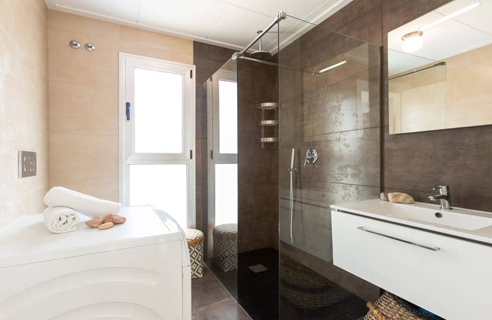 5 soveværelse Villa til salg i Torrevieja med swimmingpool garage - € 475.000 (Ref: 10080035)