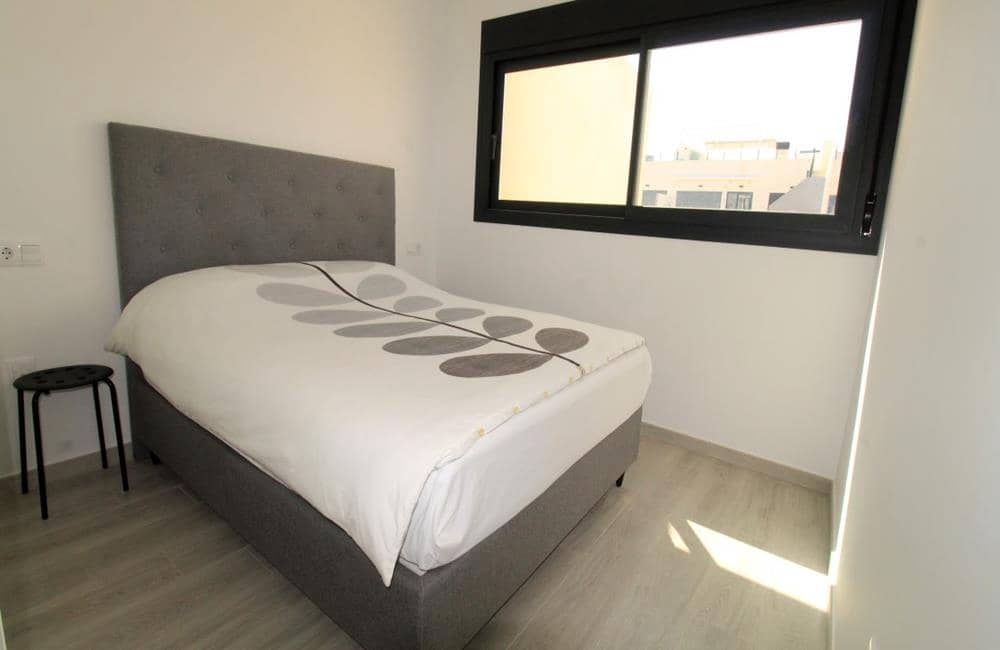 2 sovrum Takvåning till salu i Playa Flamenca med pool garage - 329 000 € (Ref: 10084950)
