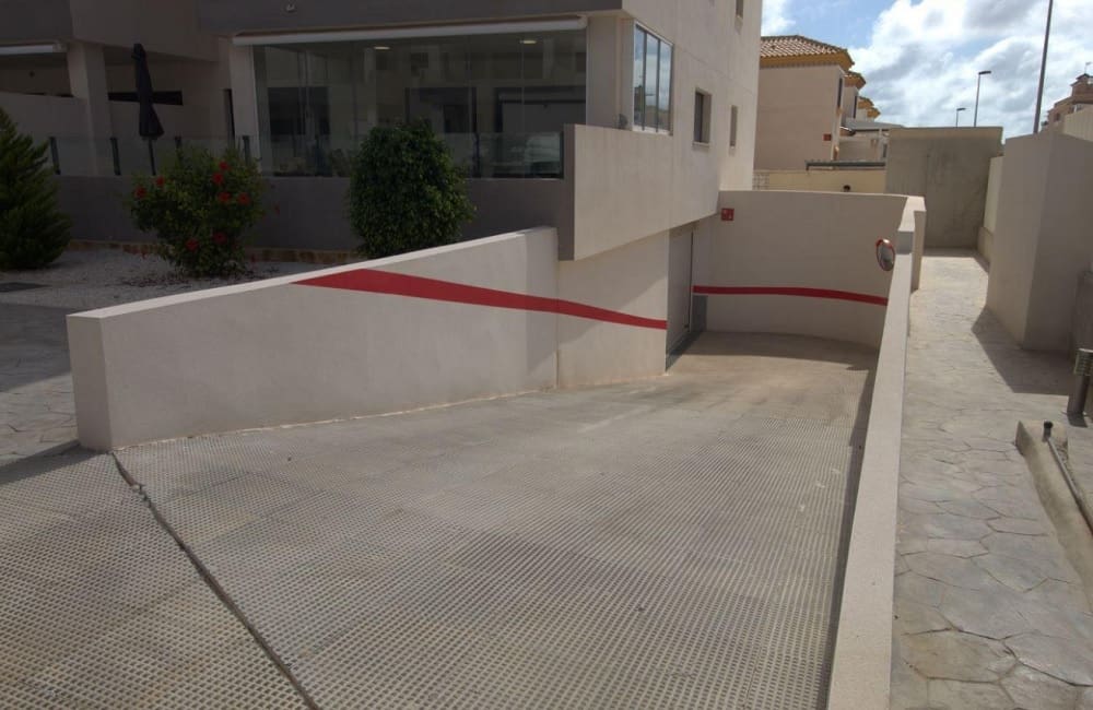 2 sovrum Takvåning till salu i Playa Flamenca med pool garage - 329 000 € (Ref: 10084950)