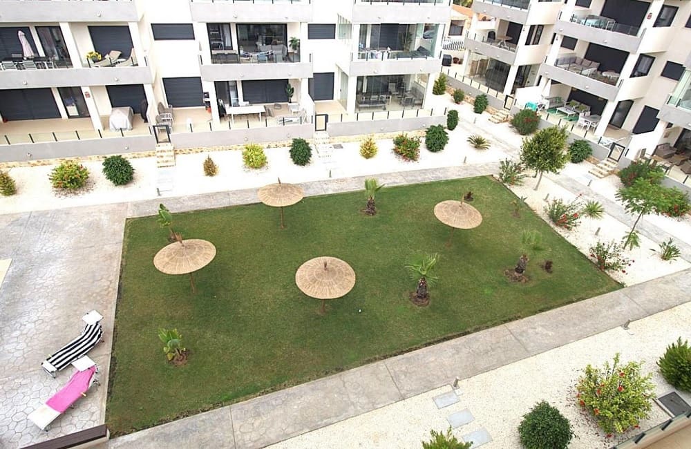2 sovrum Takvåning till salu i Playa Flamenca med pool garage - 329 000 € (Ref: 10084950)